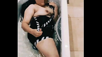 Desi Wife Sana In Bathtub