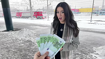 Public Agent – Beauty Fucks On The Train For Money