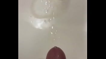 Semen Calentito En El Baño De La Universidad