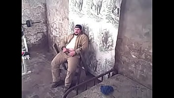 Kspigbear Jacks Off In Winter Outer Gear