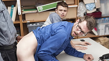 Gay Guard Observes Twink Sneaking Unpurchased Merchandise Into His Backpack – Perps4k