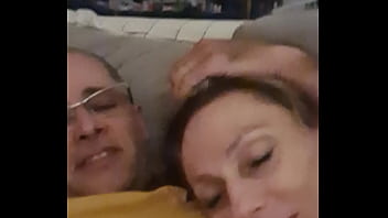 Aline Batendo Uma Para O Flávio Antes De Dormirem –