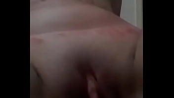 Putinha Gostosa Gemendo Muito Masturbando A Buceta Melada