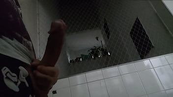 Balançando O Pau A Pedido Das Vizinhas