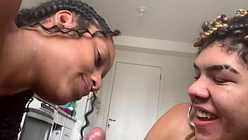 Minha Enteada E Sua Amiga Me Mamando Gostoso