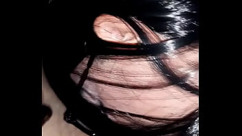 Putita Es Follada Por 2 Chicos En El Auto