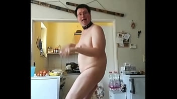 Thomas Stroh Tanzt Nackt Zur Belustigung Seines Herren