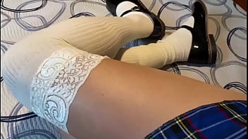 Masturbación Con Falda Escolar, Zapatos Y Calcetas