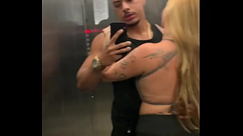 Vazou Na Net! Loira Casada Perde O Telefone E Vídeos íntimos Caem Na Net