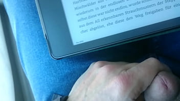 Meneándola En El Bus