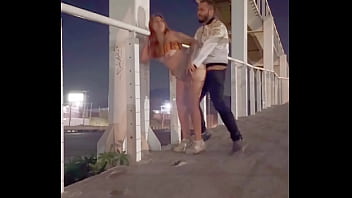 Pareja Cogiendo En El Puente