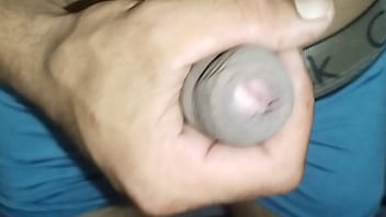 No Meio Da Madrugada Acordo Com Tesão Grande