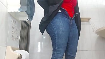 Grabando Chicas En El Consultorio Del Doctor (camara En Baño Publico)