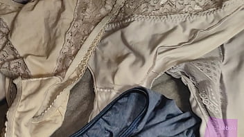 Me Volví A Masturbar Y Correr Sobre El Cachetero De Flores Usado De Mi Novia