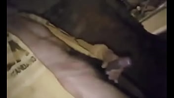 Desnudo En Un Callejón Y Masturbandome Al Amanecer