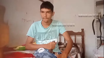 Novinho Safado De Tangará Da Serra Dedando O Cuzinho Sem Cuspir