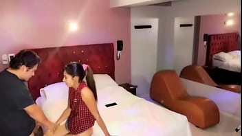 Espero A Mi.novio Para Celebrarle Su Cumpleaños, Pero Esta Muy Ocupado Para M_. Decepcionada Me Follo A Mi Amigo, _despechada Se Corre Dentro De Mi!