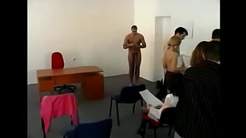 ⁣Aluna De Arte Transando Com O Modelo Da Aula