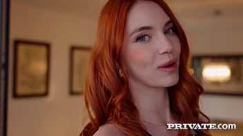 Leya De Santis, Sexy Redhead E