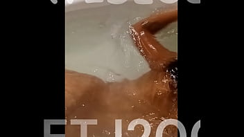 En El Jacuzzi Con Mi Morenita Hermosa Rogandole Por Una Mamada Jaja