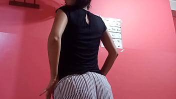 Viajera Se Mete A Mi Casa Y Me Pide Pozada. Me Aprovecho Y Por Techo, Comida Me La Guardo Para Que Sea Mi Puta En Cualquier Momento, __que Buen Trasero Tiene!!!