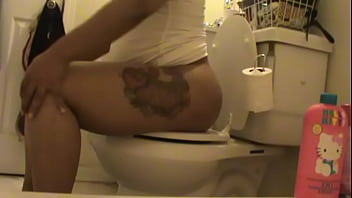 Bathroom, Pee, Foot, Feet, Worship, Footfetish, Dirtyfeet, Vixenvanity - Feet - 2025 - Sexy - Experi