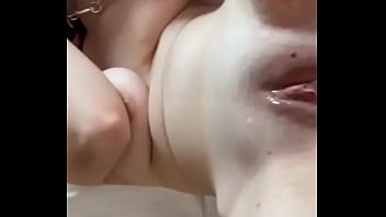 Masturbando A Mi Tetona Gritona