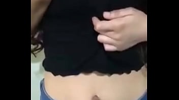 Hermosa Sensación De Tocar Su Sexy Ombligo