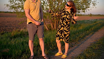 Cute Saree Bhabhi Asked Directions From A Desi Stranger And Was Fucked Hard In The Scarlet Sunset!