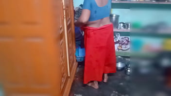 Desi Beauty Girl Bathing In Changing Dress