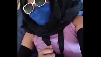 Cewek Doyan Peju