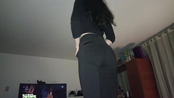 Laura’ Amateur Being Fucked In Tight Pants.