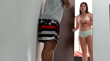 Mi Esposo Sale A Trabajar Y Mi Vecino Me Toca Para Follarme Porque Sabe Que Le Tengo Ganas Y Quiero Que Se Venga En Mis Tetas-historia Completa-