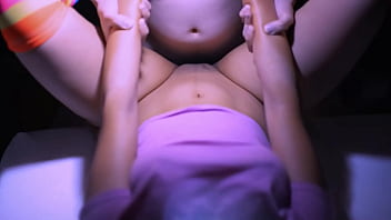 El Estudiante Y La Hermanastra Se Encontraron En La Sala De Música.