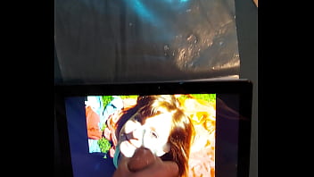 Elle Aime Qu_on Recouvre Son Visage De Sperme Mais Elle Préfère Qu_on L_insémine Profondément Lorsqu_elle Chevauche Fougueusement Un Bel étalon Telle Une Cavali