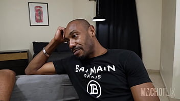 Chupou A Rola Do Tiozão Pra Pagar Empréstimo