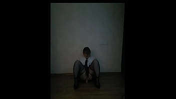 Оффисная шлюшка пускающую сперму