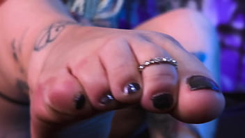 Medusa' Foot Tease