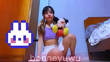 Bonneyuwu – 12:21 me doy en cuatro con el dildo