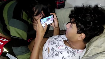 Jugando Free Fire Con Mi Hermanastra Y Le Meti El Pene En Su Boca Sin Querer