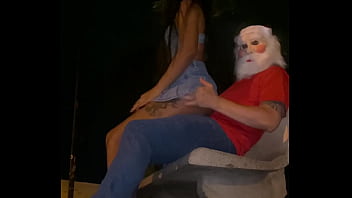 Papai Noel Comendo O Cuzinho Da Novinha Na Pra_a