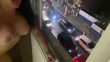 Dando Pro Meu Amigo Na Janela Aberta