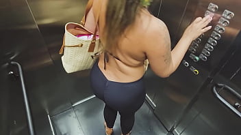 Look At The Size Of This Thirteenth Neighbor’ Ass!