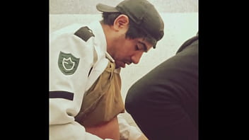 Rafael(24), Empleado De Seguridad Agarra En Baños Publicos De Torcuato A Mariano Bextor Bien Caliente