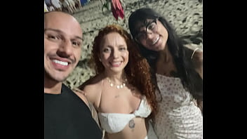 ⁣Eu E Minha Mulher Conhecemos Uma Ruivinha No Ano Novo De Copacabana E Chamamos Ela Pra Um Ménage.