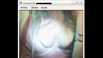 ⁣Mujer Con Cuerpazo Se Exhibe En Webcam.