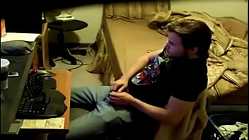 ⁣Str8-guy-plays-with-himself